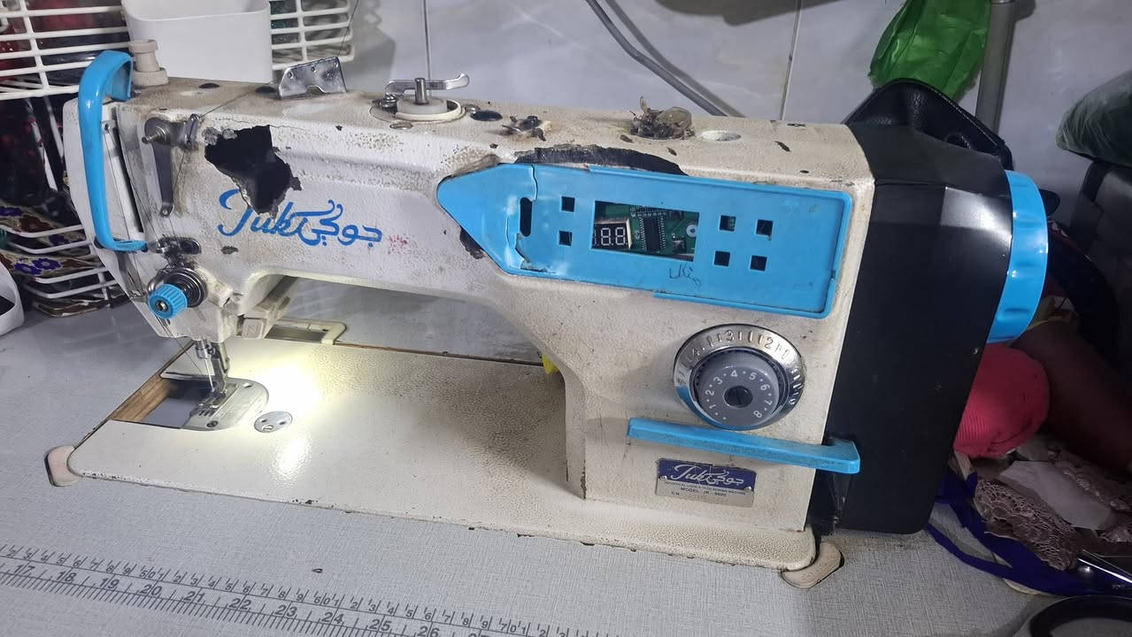 السلام عليكم من رخصه الادمنية عندي مكينه جوكي صناعية بيها كسر بالصفحه بس شغاله وجنها العافيه هيه والميز مالها 
ب150 الف وبيها مجال قليل 
رقمي ***********
