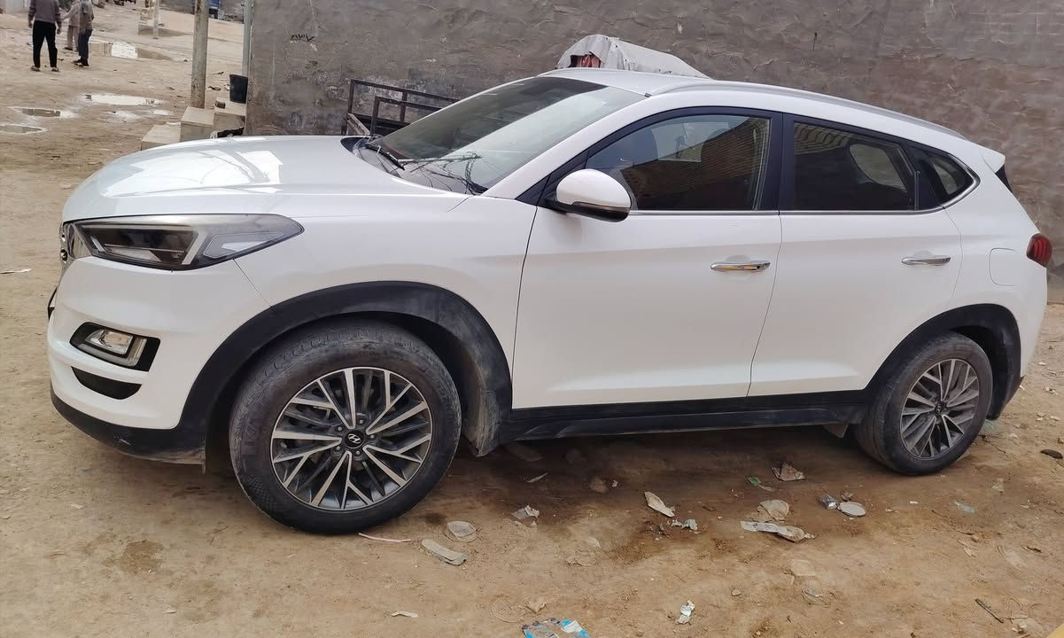 السلام عليكم توكسان
موديل 2020 بغداد بسمي 

مكاني بالنجف مكفوله بيه ملاحضات 

بصمه وتحكم ماشيه 107

شونار موجود السعر 190 وبيه مجال

***********
