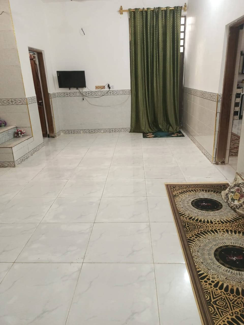 سلام عليكم 
بيت زراعي للبيع بناء جديد غرفتين وصاله ومطبخ ديوان وصحيات ودرج متوفر بيه كافة الخدمات المساحه ٣٠٠ المكان بكاع الخنجر نهاية حي الإعلام اي استفسار اتصل أو وتساب على الرقم  ***********
