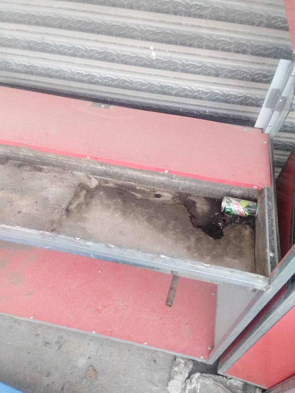 السلام عليكم غراض مطعم استعمال شهر للبيع للاستفسار 
***********
