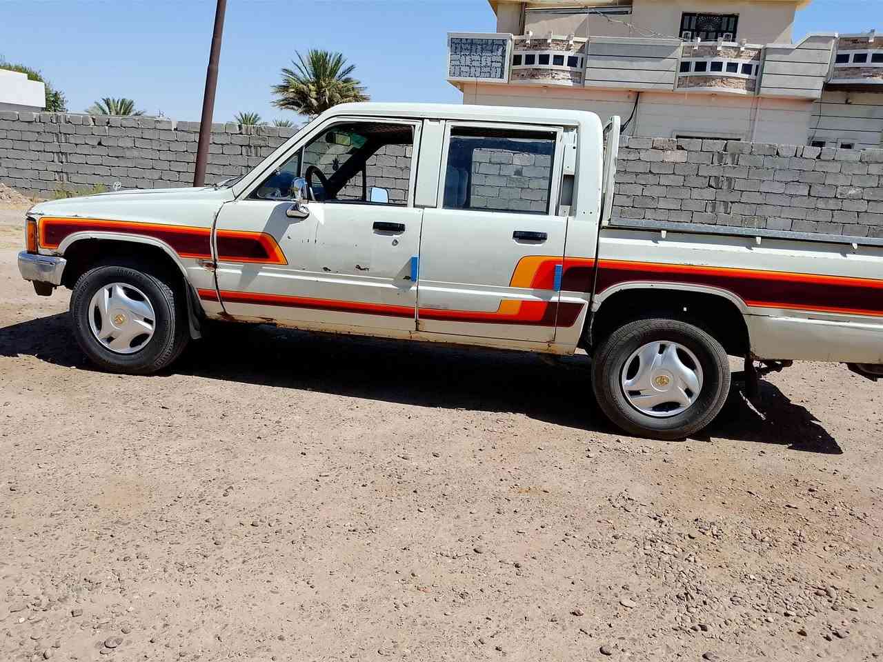 السلام عليكم بيكم تيوتا البيع موديل ٨٨  رقم الانبار ***********
