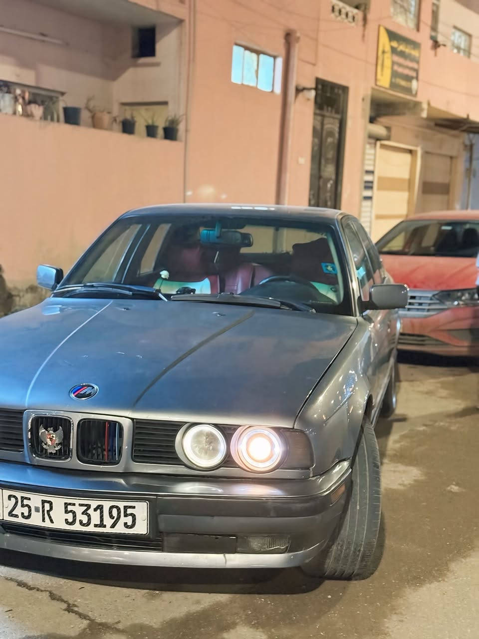 بي ام 535i موديل 1990
مكينه بومة 528 دبل ديجتال 
مكينه وكير وحدادية شرط 
انطيك السياره روح وين ما يعجبك سيارة مشالله حيل نشطة كير اوتوماتيك 
سيارة مصروف عليه ميحتاجله ايشي اضرب سلف وروح فكرك صافي
سيارة بسمي سنوية تخلص 2030 
تحويل ثاني يوم
بطاقه بانزين موجود
***********
