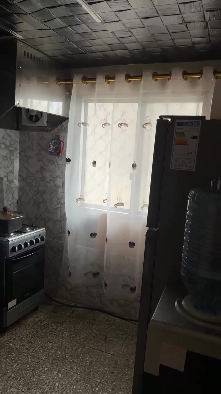 سلام عليكم عدي غراض بيت كامله للبيع + سبلت اوكس طن ونص وغرفه نوم نفر واحد اثاث كامل للاستفسار
***********
