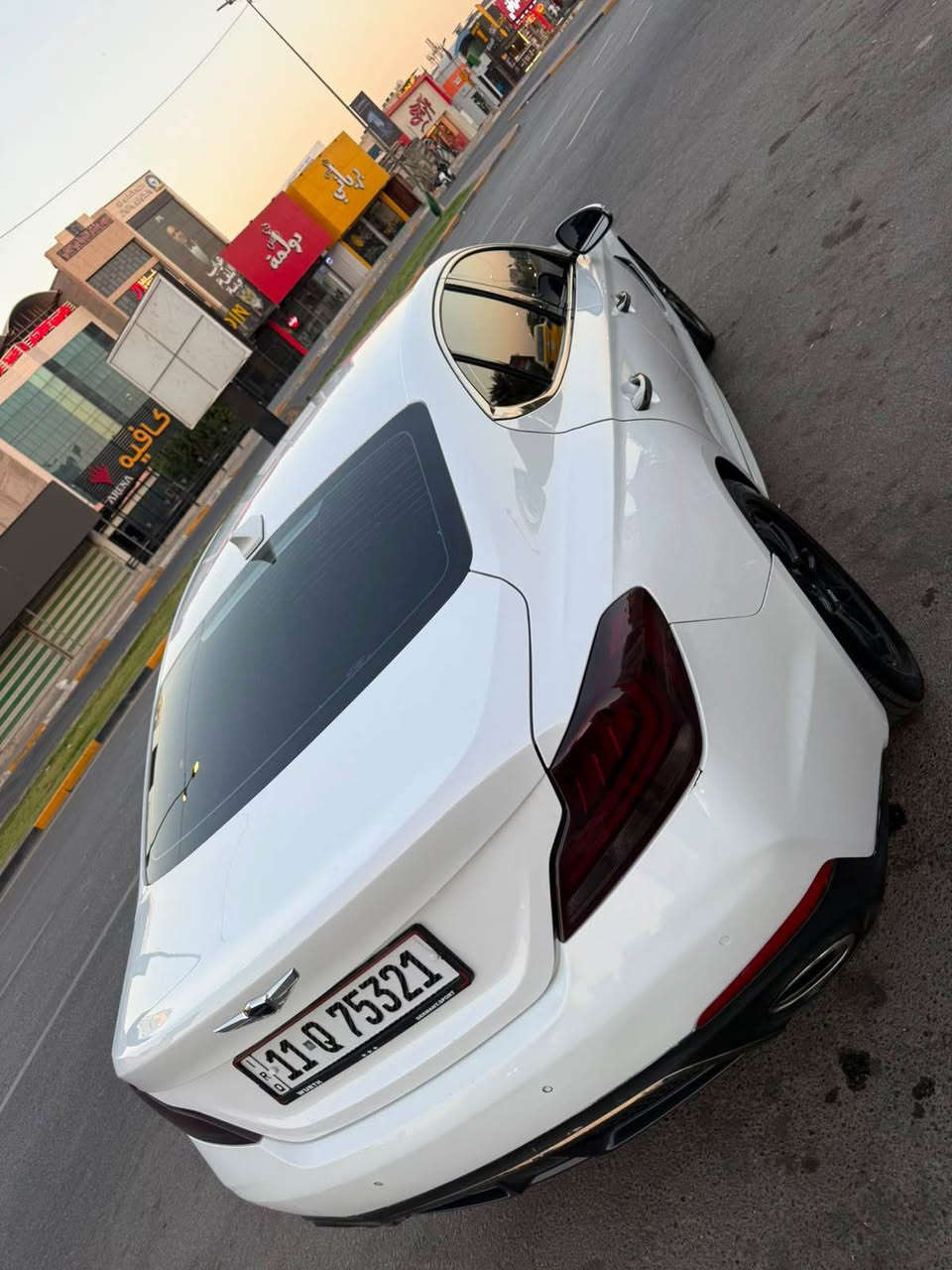 🔥 للبيع جينيسس G70 سبورت 2019🔥

🚘 جينيسس G70 سبورت 3.3 تيربو
📅 موديل 2019
⚙️ مكينة V6 سعة 3.3 توين تيربو
🏎️ دفع خلفي
⚙️ گير أوتوماتيك 8 سرعات
🖥️ عداد ديجيتال 3D قياس 12.3 إنچ
🎨 اللون أبيض
🇮🇶 رقم بغداد

💥 السيارة سبورت وفخمة، ومكينتها الـ3.3 توين تيربو معروفة بقوتها وأدائها، والدفع الخلفي يخلي سواقتها ممتعة ورياضية، غير شكل الـG70 المميز والمرتب.

🔧 تفاصيل المكينة والأداء:
• V6 سعة 3.3 لتر توين تيربو
• سعة 3,342 سي سي
• قوة تقريباً 370 حصان
• عزم تقريباً 510 نيوتن.متر
• گير أوتوماتيك 8 سرعات
• دفع خلفي RWD
• تبديل گير من المقود Paddle Shifters
• وضعية قيادة سبورت
• تعليق رياضي
• جنوط سبورت 19 إنچ
• بريكات رياضية

🖥️ المواصفات الداخلية:
• عداد ديجيتال 3D قياس 12.3 إنچ
• شاشة وسطية للترفيه والملاحة
• شاشة معلومات وتحكم
• تحكم من الستيرن
• تشغيل زر
• دخول ذكي
• تكييف أوتوماتيك
• كاميرا خلفية
• حساسات ركن
• شحن لاسلكي للموبايل
• مقاعد جلد سبورت
• مقاعد كهربائية
• ذاكرة كرسي السايق
• تبريد وتسخين المراتب
• فتحة سقف
• مثبت سرعة
• Apple CarPlay وAndroid Auto

🛡️ أنظمة الأمان:
• ABS مانع انغلاق البريكات
• EBD توزيع إلكتروني للبريكات
• ESC نظام الثبات الإلكتروني
• Traction Control مانع الانزلاق
• TPMS مراقبة ضغط التايرات
• مراقبة النقطة العمياء
• تحذير مغادرة المسار
• تحذير اصطدام أمامي
• فرملة طوارئ
• مثبت سرعة
• حساسات أمامية وخلفية
• كاميرا خلفية
• ⁠
السعر : 159 وماكو هيج سعر بل سوك كله بلاش
رقم بغداد 🇮🇶

📞 للاستفسار والتواصل:***********
العنوان : بغداد - المنصور📍 Colombo, Sri Lanka
