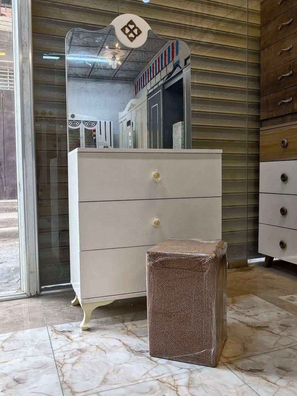 غرفة تركي🇹🇷 
٥قطع +
طابورية هدية 🎀
نضام ابواب
نضافة 90💯
سعر 550💵وبيهة مجال 
عمولة 20💵
شد ونقل داخل بغداد مجاني اطراف بغداد اضافة ٢٥ توصيل محافضات متوفر  تصعيد الغرف باجر 💵


**إذا كنت صاحب هذا الإعلان وتريد حذفه لأي سبب، رجاءا أرسل رسالة إلى الدعم الفني**