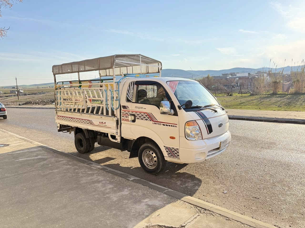 سەرەتا بەناوی خودای گەورە
كیای  بار مۆدیل 2010
 كیای 3000 مەكینە سۆپەر
گێر مەكینە و. ئەكسل بەشەرت
6تایەی تازە و بێ عەیب ناو بۆدی و چەمچەی لەگەڵە
تەبرید و. پاوەر بەشەرت
سەیارەكە براوەیە
نرخی 70 وەرەقە و. مەجال

شوێن چەمچەماڵ ***********
