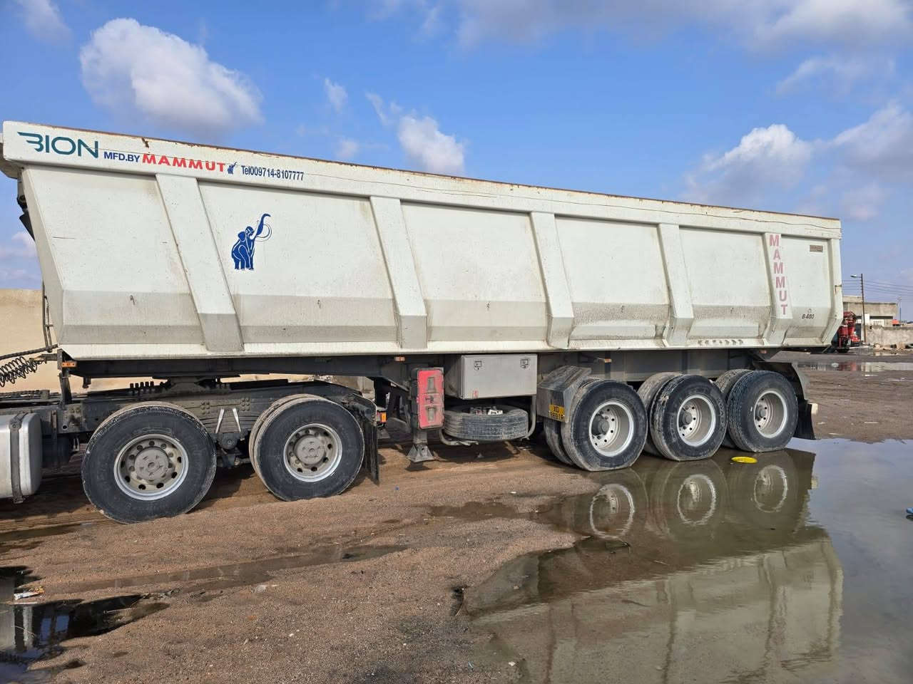 سلام عليكم عربانه البيع تخم تاير نتصل***********
