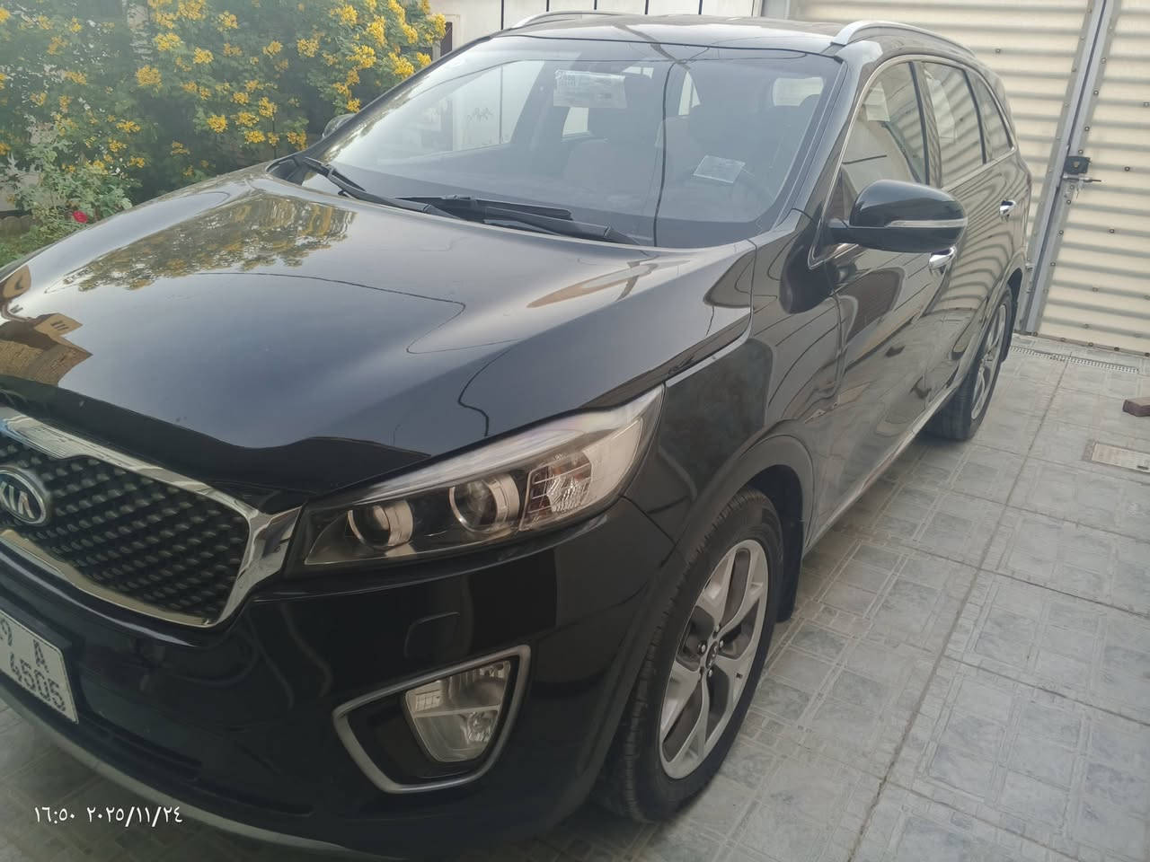 سلام عليكم سورنتو 2016خليجي كويتي 6سلندر سبعه راكب ثلاث قطع تبريد مكفوله لون اسود شذري  رقم واسط بسمي مميز فول عده الفتحه ماشيه 125 مراوس أوباما لون ابيض حصرا بدون حادث كلين من 2015فوك شمالي أو بغداد الاتصال خاص او على الرقم ***********واتسب عادي
