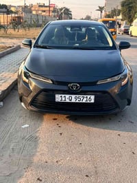 سلام وعليكم  كورلا موديل 2024 LE وارد امريكي  لون سمنتي ماشيه 41 الرقم...