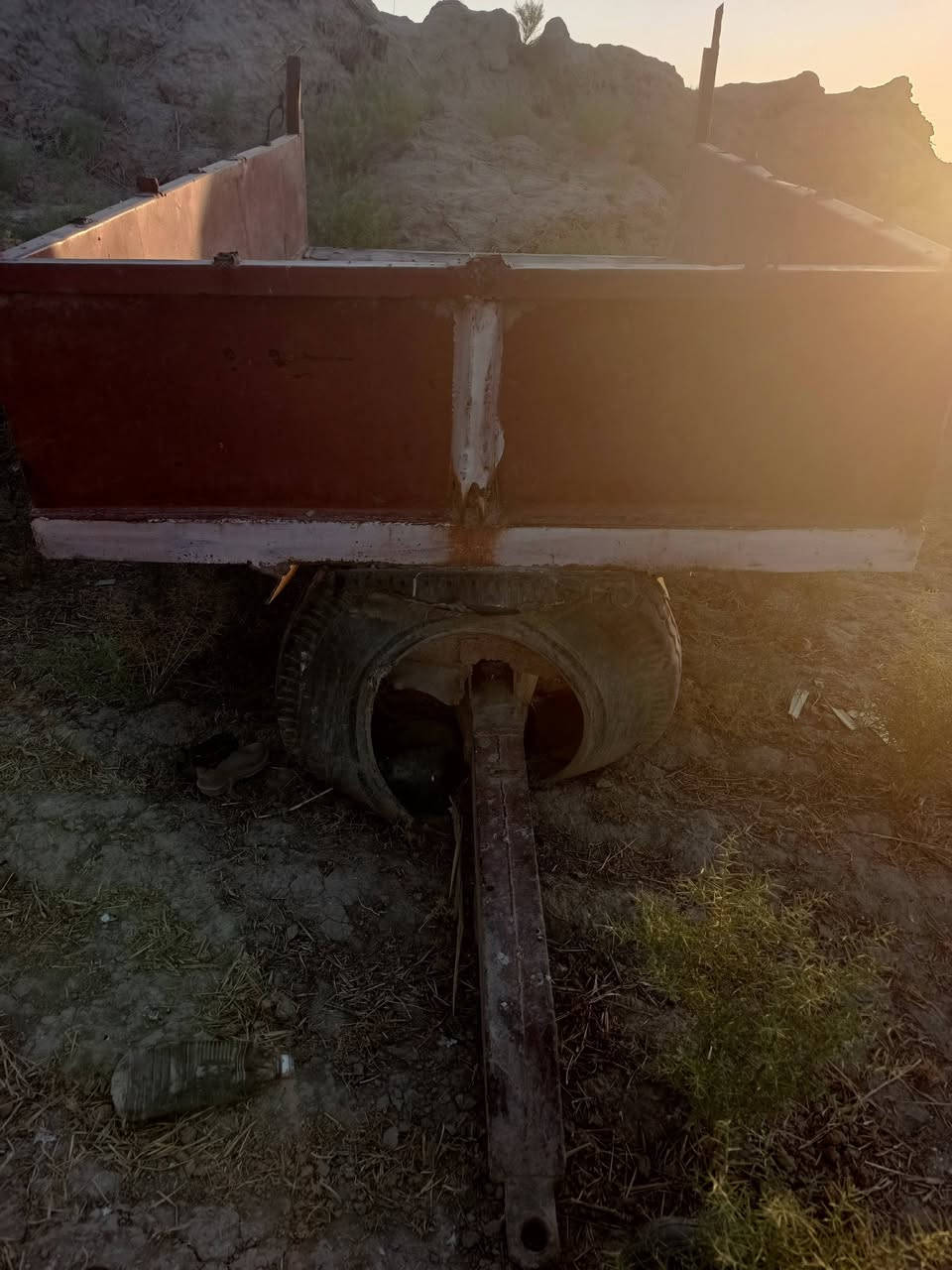 عربانه للبيع نقصه بس تاير عنوانه اجبله سعره 650 الف ***********
