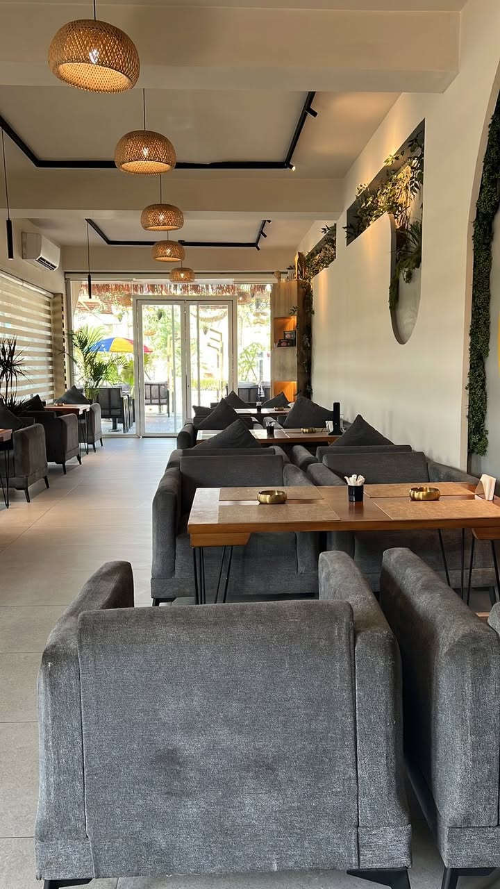 تخومة وميوزة اصلي شغل درجة اولى 26 تخم نفر 6 نفرين و11 ميز السعر 3ملايين وبيهن مجال مال جية
هـ ***********
مكاني كرادة
