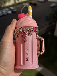 عطور نسائية • أصلية • متوفرة