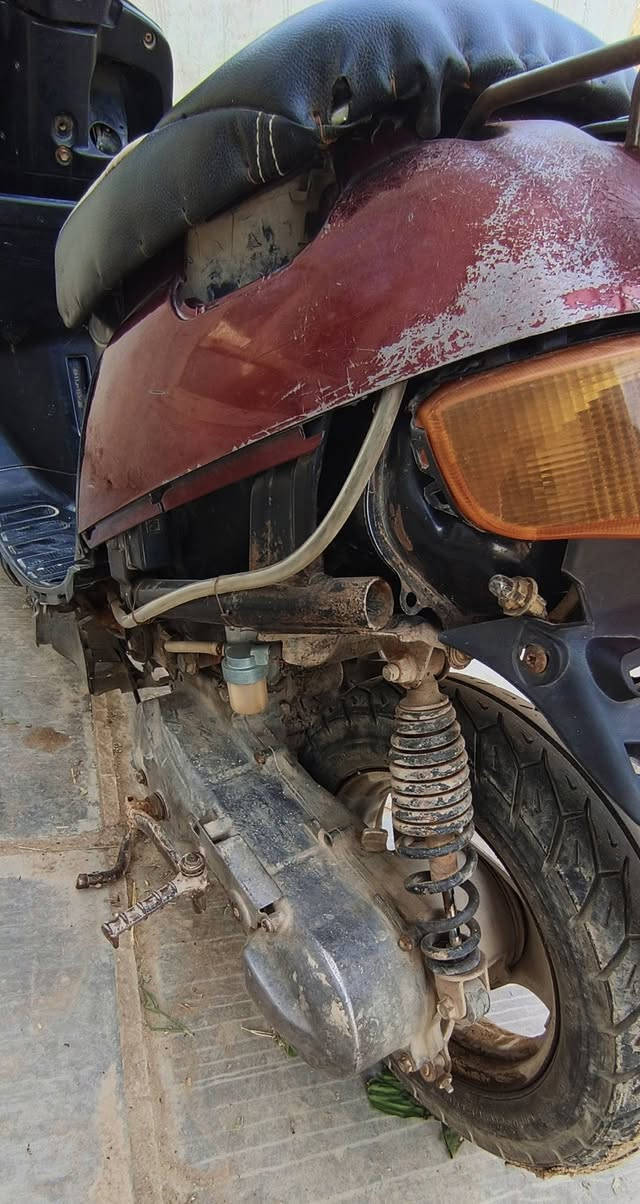 للبيع كوم حديد
دراجه شغاله هندر وترتيبها مثل ما تشوف بالصور 
عيبها الشاصي ملحوم وتتاخر بتشغيلة الصبح اما باقي النهار تشتغل طبيعي رايدها ب ١٠٠ وبيها مجال 
العنوان ديوانيه قضاء عفك للراغب بالشراء متواجد خاص


**إذا كنت صاحب هذا الإعلان وتريد حذفه لأي سبب، رجاءا أرسل رسالة إلى الدعم الفني**