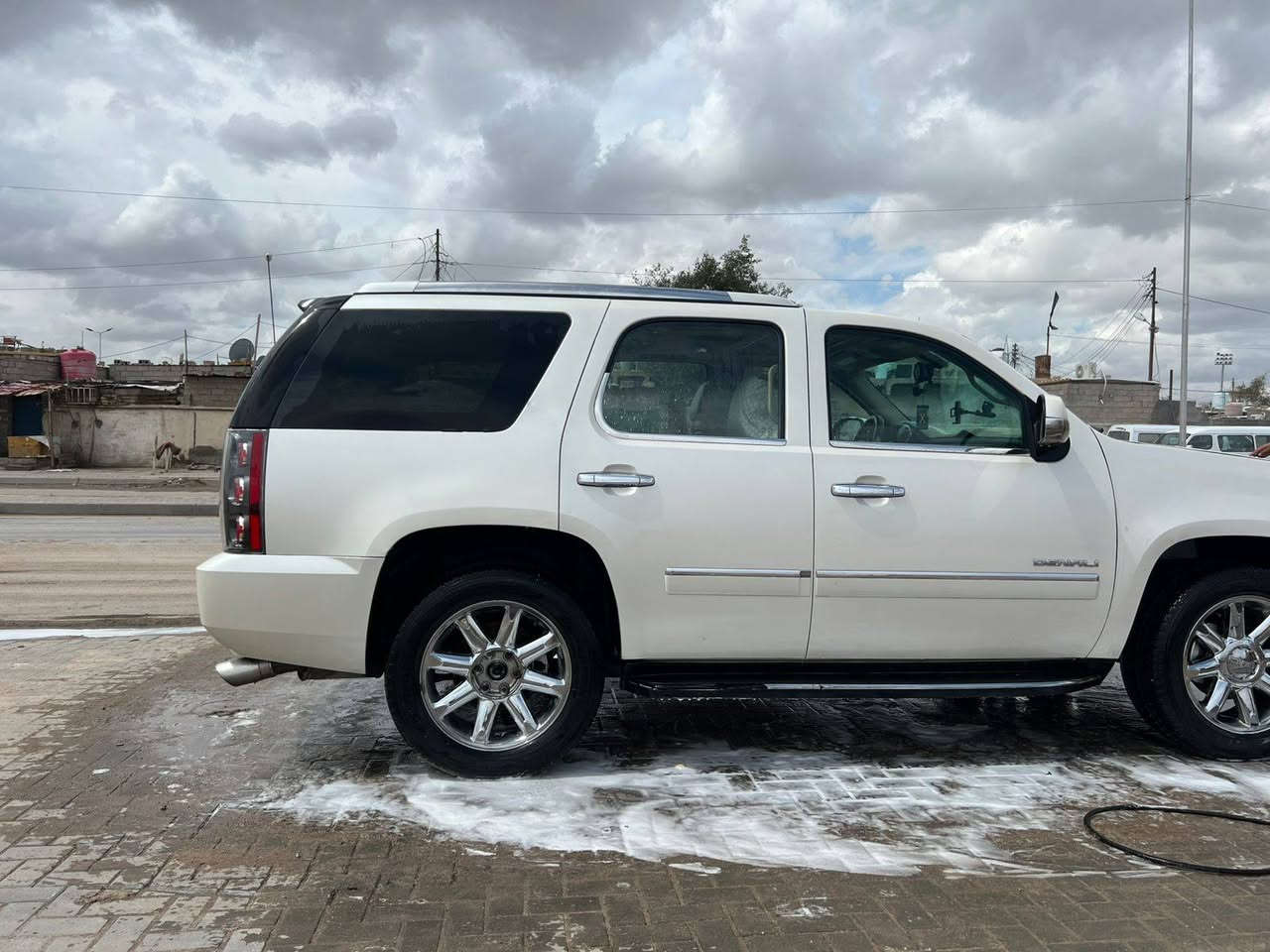 جي ام سي دنلي )ادوات السيارة لون مميز لؤلؤي كسر كارتون فتحة سقف تحكم ستيرن شاشه كلها على البلاد
ويل كب تبريد تدفئه فول مواصفات  كارتون بيها  حجز للمرور  العنوان البصرة ٢٠١٢  
السعر  ١٤٠ ورقه بيها مجال بسيط للشراي 
السياره طك الجيس 
***********
