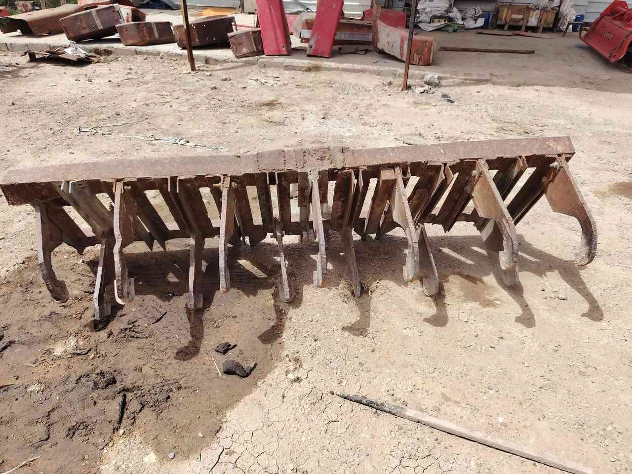 السلام عليكم خرماشه حجم ثنين ونص ارتفاع 65 العنوان بغداد اليوسفيه *********** السعر 250 ألف 13 سن
