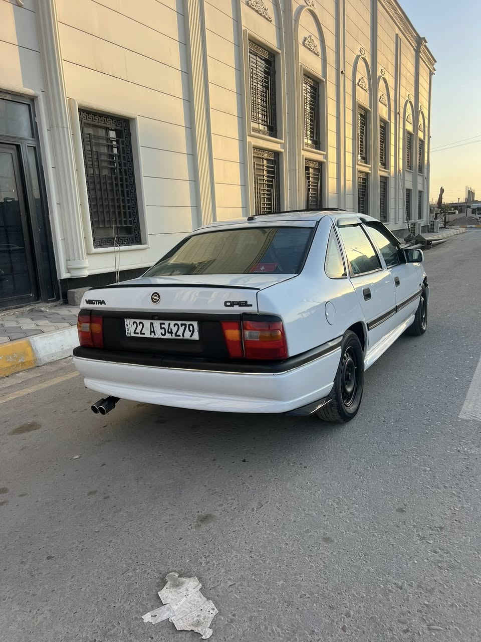 السلام عليكم … الحلال للبيع
اوبل فكترا. موديل 1991 بسعر 42 وبيه مجال 
محرك. 2000 نوزل المرغوب شرط 
كير عادي مكفول بدون عيب 
صدر امامي خلفي جديد 
تخم تاير جديد.  بور. ومشط جديد 
ABSبلادي 
الموصفات.  دعاميات سبورت شباك سبورت 
بلاجكتوات دعاميه زنون.  لايت بكلايت مال كصه
سنتر لوك.  سلايت طكتين.  رونات كله شغاله 
غرفت السياره كله جديده. داخل نيلي بلادي 
محرك / صدر / تخم تاير / كهربائيات كله شغاله / 
السياره جاهزها من كل النواحي متصرف عليه ألف 
🚦رقم 22 /اربيل الجديد هزه وبراد جديد شرط التحويل
السياره /بيها صبغ مكانت بدون ضربه بدون تبديل شرط
افرماممه مكفوله.  لغود مكفوله. 
مكان السياره تكريت القادسيه   بسعر 42 وبيه مجال 
***********
