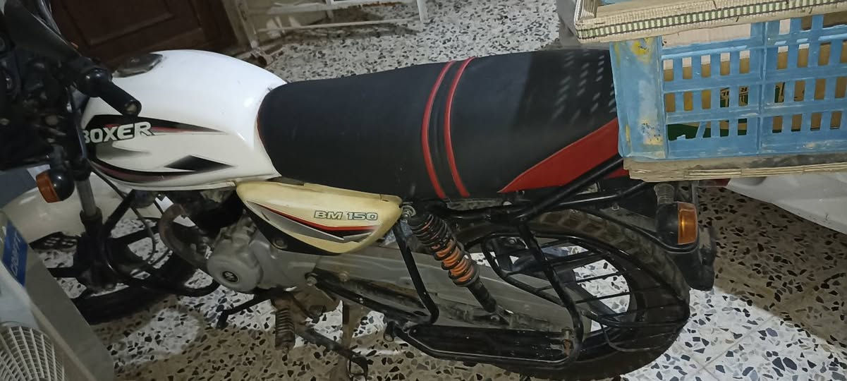 بوكسر موديل 2020 كامل مابي أي نقص قبل يومين جفته يم عباس تجفيت كامل أوراقه كامله 
سعره 900 ألف وبي مجال قليل ***********
عنوان بعقوبة
