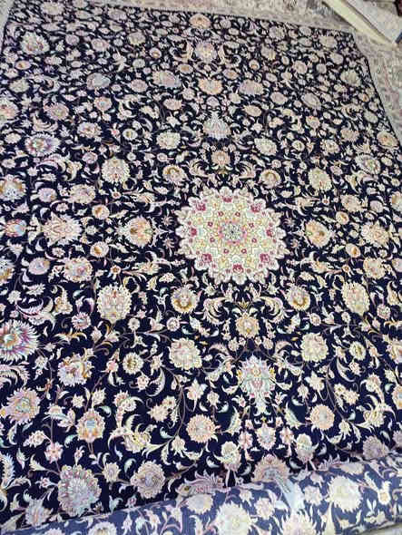 داشکاندن داشکاندن
فەرشی ئێرانی کاشانی 1200شانەی ئەستور
بەزەمانی دەرەجەیەک تایبەت ترین ڕەنگ 
زەمانی 7ساڵی هەیە 
باشترین جۆری داو دەزو کەبە شۆردن هیچی لێنایەت توک ناگێرتەخۆی
تراکومی 3600
12ڕەنگن 
نەرمەکەیەتی ئەستوریشە 
ئەنواع نەخش و مۆدێلی هەیە 
%100اکلریک 
بەرزترین مواسەفات لەفەرشدا 
تازەیە لۆکە دەستی دوونیە داشکاندنی بۆکراوە بۆ300هەزار قوفڵی
3×4هەیە 
ئەنواع نەخشی هەیە 
شوێن سلێمانی گەیاندن هەیە 
ژ.م***********ڤایبەر واتساب ایمۆ
