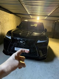 لكزس  F Sport 2025 LX700 هايبرد للبيع�ماشية فقط 3000 كم مكفولة بالكامل...