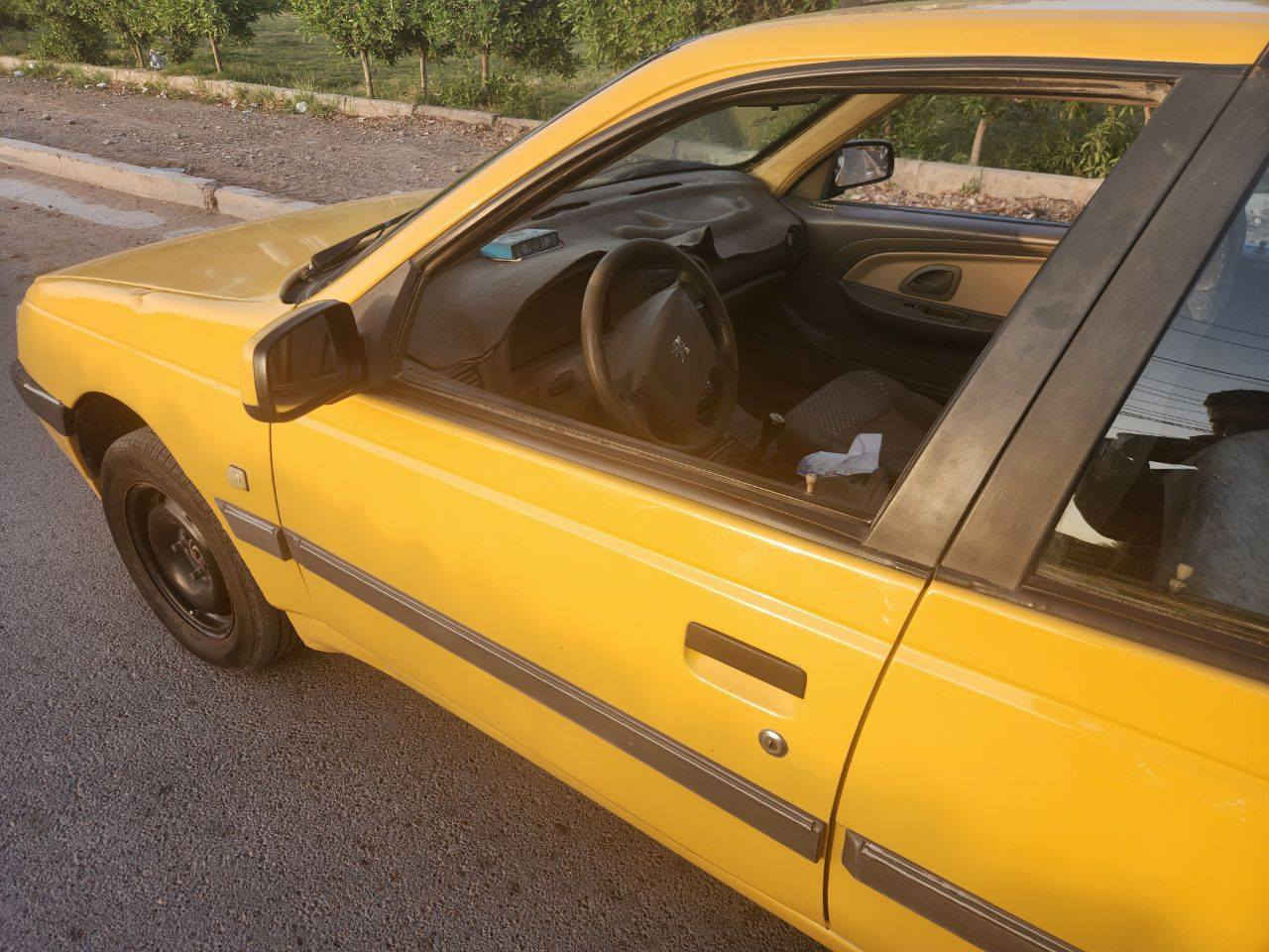 بيجو لميس 2016
سيارة نظيفة رقم بغداد
السيارة باسمي
سعر 35 وبيها مجال انشاءالله 
مكاني بغداد 
***********
