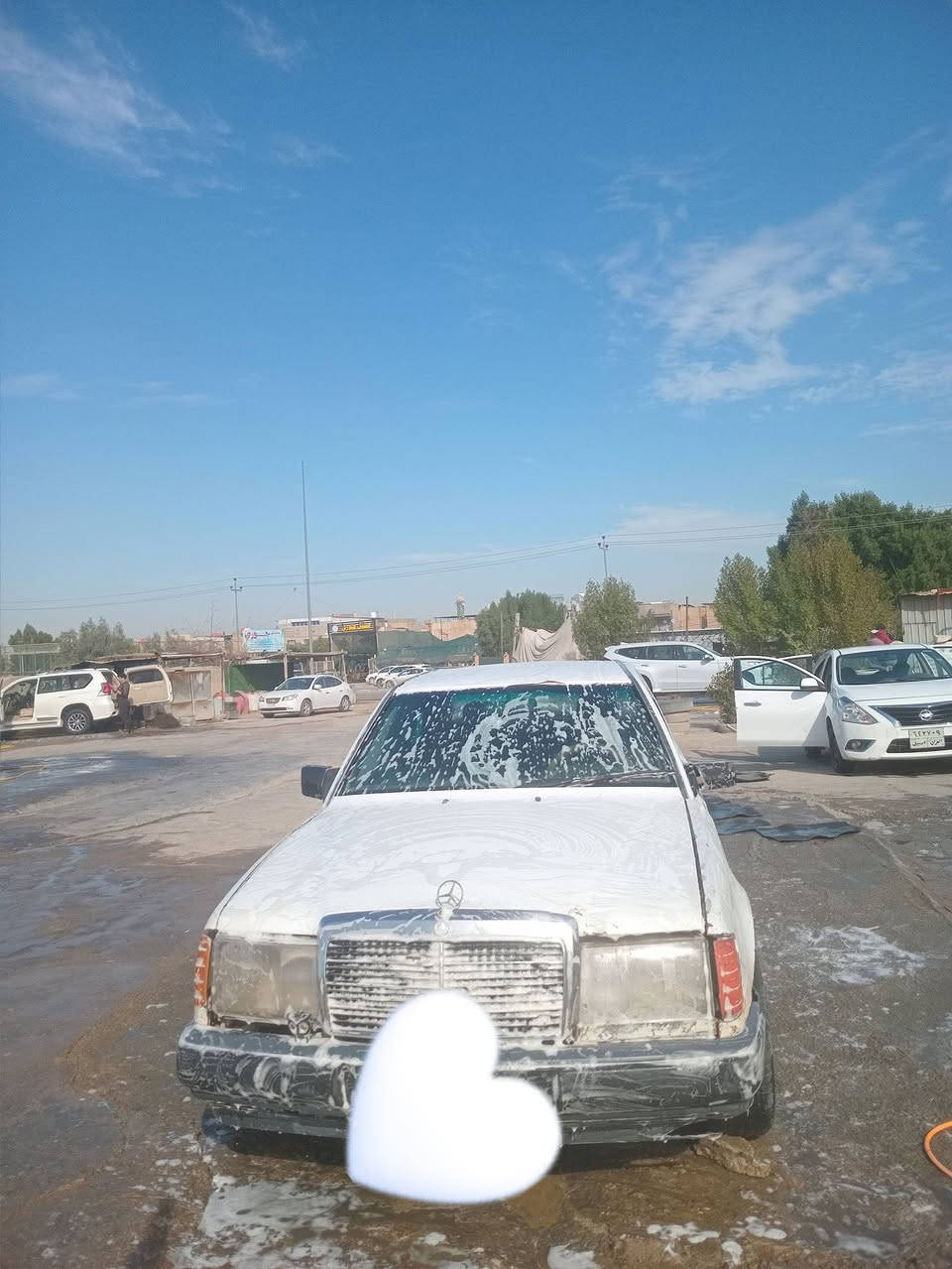 سلام عليكم مارسدس دب موديل 86كامله السياره معمره عوزه فقط تنكجي وصبغ شوفت عينك كامله سيارب من حدادين كير جديد محرك جديد كامله سياره من كلشي رقم بغداد الدولي سعره 36وبيه مجال حك الجيه اتصل عل رقم ***********
