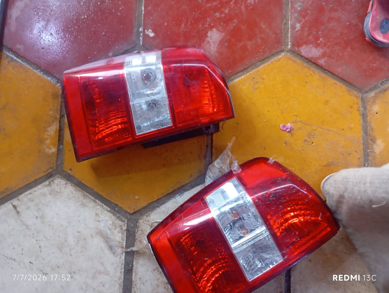 أغراض مال سيدونا من ال6 لل14 موجودة خدمة توصيل واتساب 
***********
