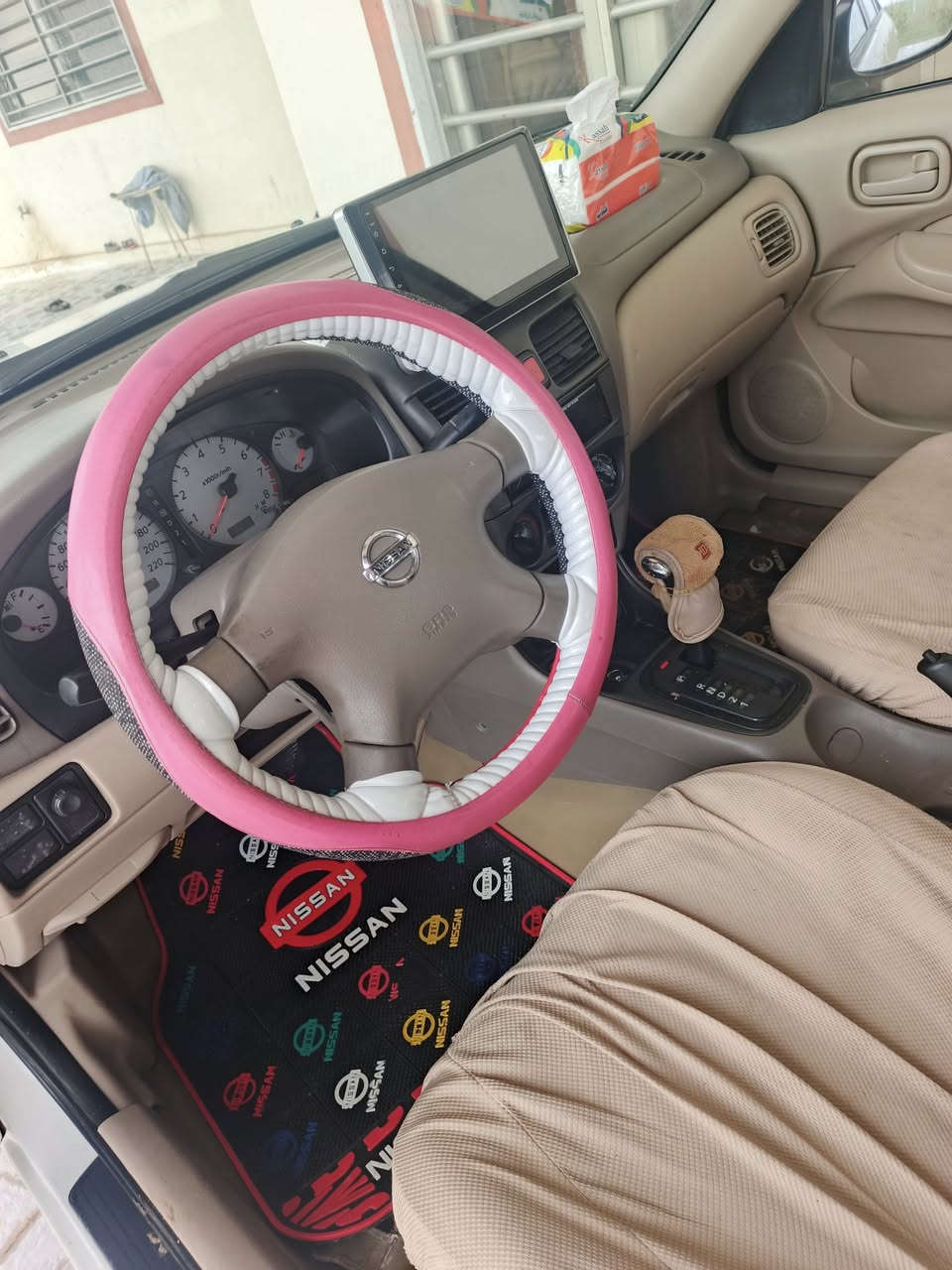 السلام عليكم نيسان صني ياباني موديل 2008 سنويه باسمي شرط التحويل كابون بانزين بي كير ومحرك شرط تدفئة تبريد ثلج ❄ جوم كهربائي غفل مركزي سياره كلين رقم شمالي رقم الهاتف *********** مكاني كركوك السعر 118
