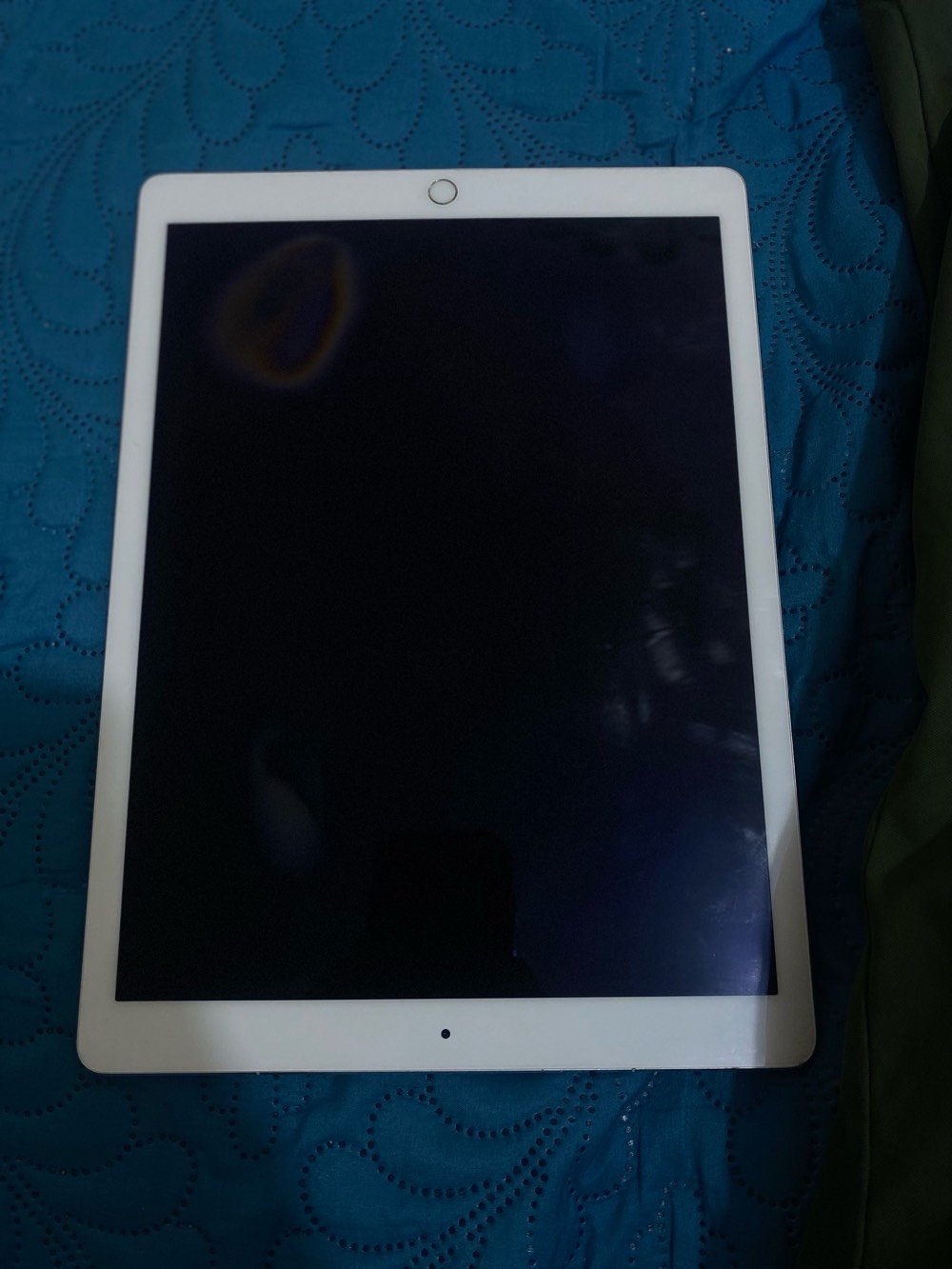 الناصريه مركز حي الشموخ  ايبادجيل ثاني حجم شاشه 12/جهاز فقط شاحنه ويا او مراوس اب ايفون 11لو اب كس ماكس 