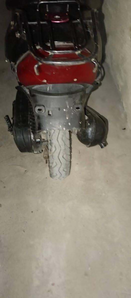 سلام عليكم دراجة للبيع بيجي حربي المكينة توني شديتهة مال حاوية الدراجة يعني صدك ناعمة كلش التأيرات جدد تجي تفحص وتاخد المكان بو الخصيب عويسان شارع القصور السعر 200 وبيهة مجال للشراي مال تجي وتكلي رالية ترة رمضان وماكو دراجات هذا رقمي موجود واتساب ***********
