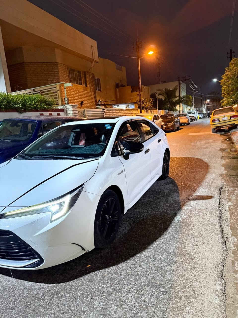 السلام عليكم كورلا وارد صيني شكل الامريكي هايبرد فول مواصفات داخل لونين احمر واسود ماشيه 85 الف كيلو بيها الجاملغ الامامي الايسر صبغ واصبعين بارد بالجاملغ الامامي الايمن السعر 137 وبيها مجال للاستفسار *********** عنوان حي تونس افاق عربيه
