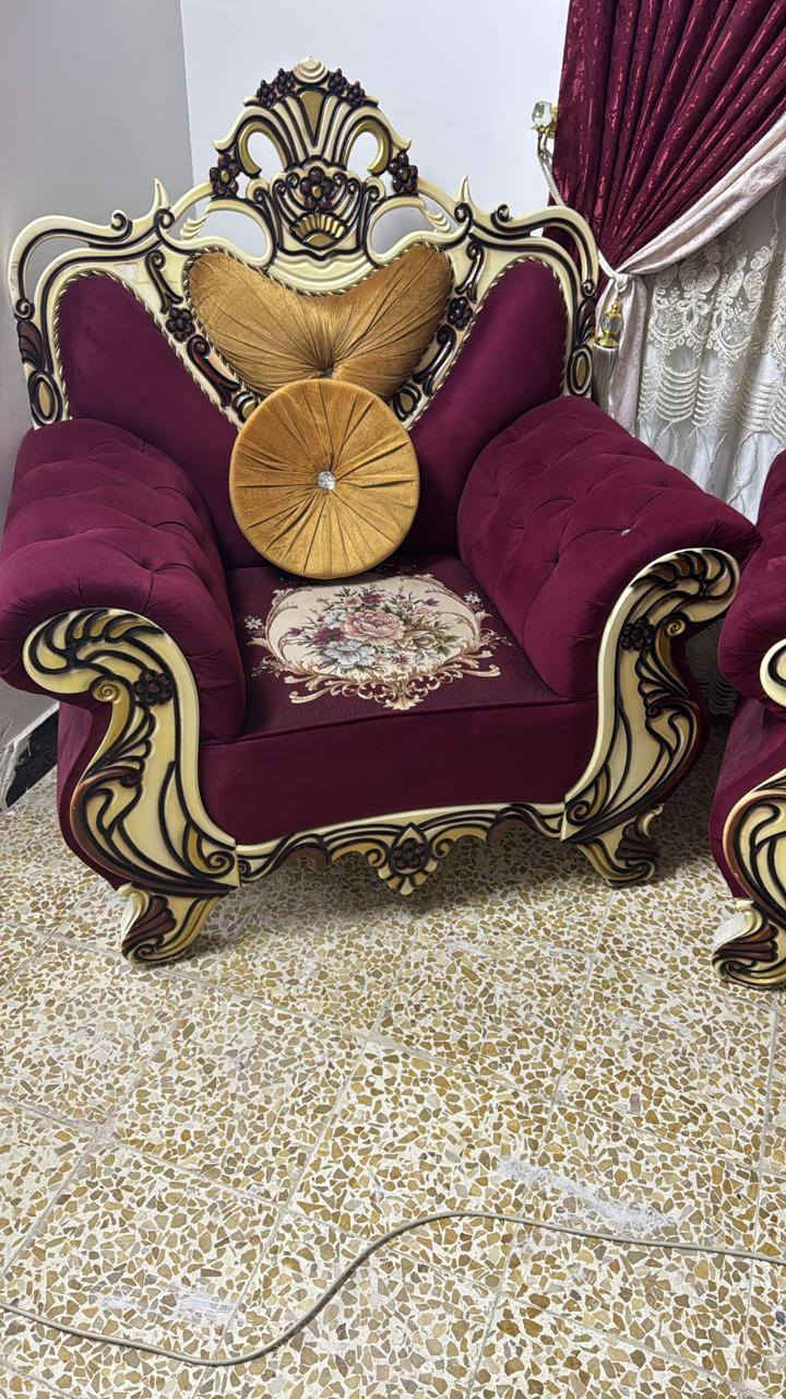 طخم للبيع 10مقاعد  خشب زان من ثقيل السعر 350عنوان حي الزهراء الاتصال ع رقم ***********
