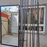 رف محل مال ملابس وياه امرايه للبيع السعر 100 07714620642