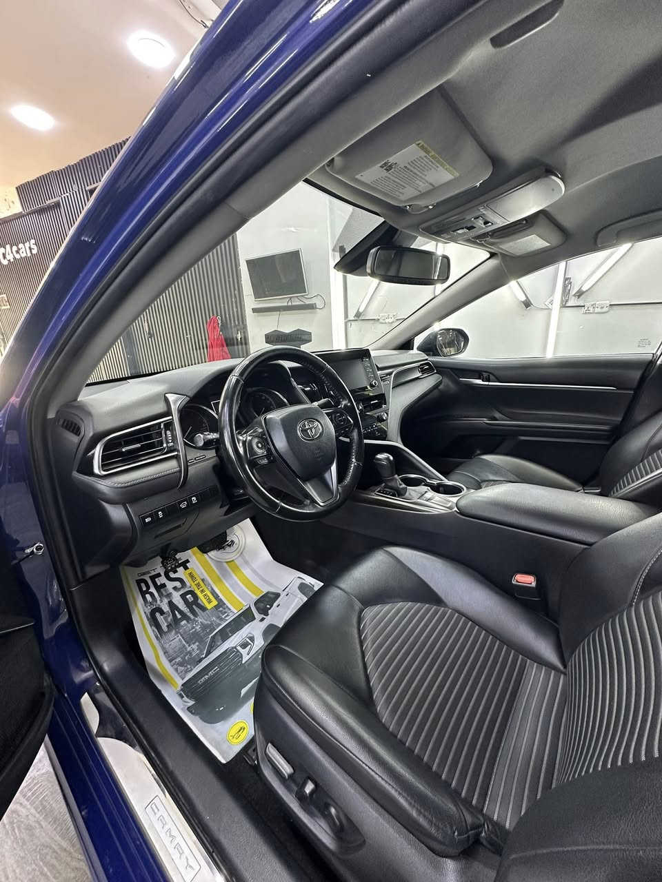 كامري SE 2023 
ماشية 43 الف 
حادث جاملغ خلفي + صندوك + جاملغ خلفي صبغ 
بدون ايرباك السياره 
رقم بغداد بأسمي 
205$ بيها مجال كلش بسيط 
***********
