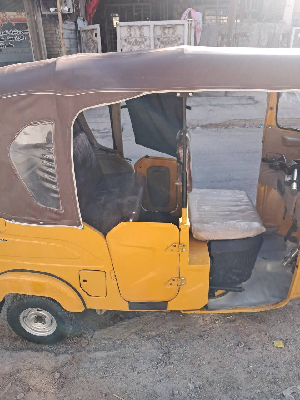 تكتك موديل 22 رقم بغداد بسمي جاهزه كل نقص مابيها بوجهك للشارع ملاحظات بيها ضربة بالصفحه بالدوسه والباب وبيها صبغ عام محرك مكفول لاتنقيص ولاتبخير ناعمه تشك الكاع مكان زعفرانية السعر 7،750 بيها مجال قليل جدا ***********
