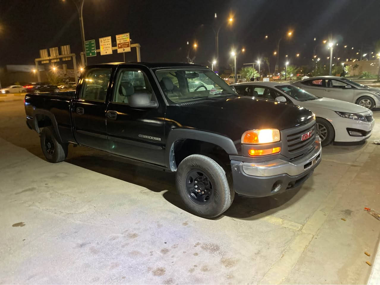 جمسي سييرا 2006
سيارة مزاد بيها كتاب وتترقم
معمره كامله مصبوغه فرن بدون بوليش
مدامه مكينه جديده كير كفاله 
تدفئه تبريد منضومه زنون 
شاشه كامره حداديه تخم تاير جديد
للتواصل ***********
سعر السياره 70 ورقه وبيها مجال ناصرية, ذي قار
