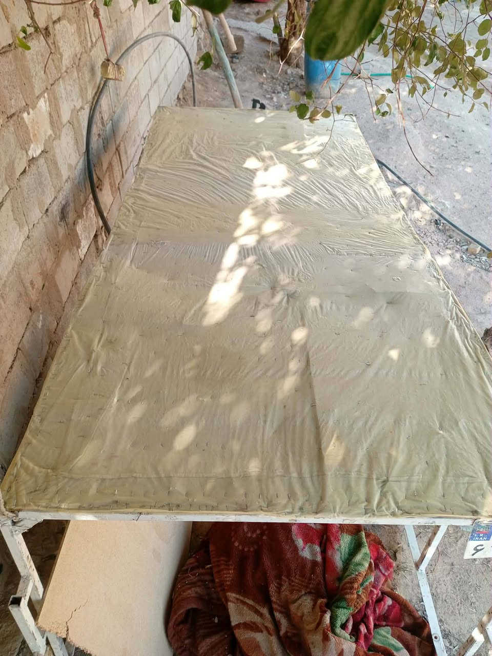 حجر مال جمره نظيف ما بيه لحيم سعره 75.      ***********
