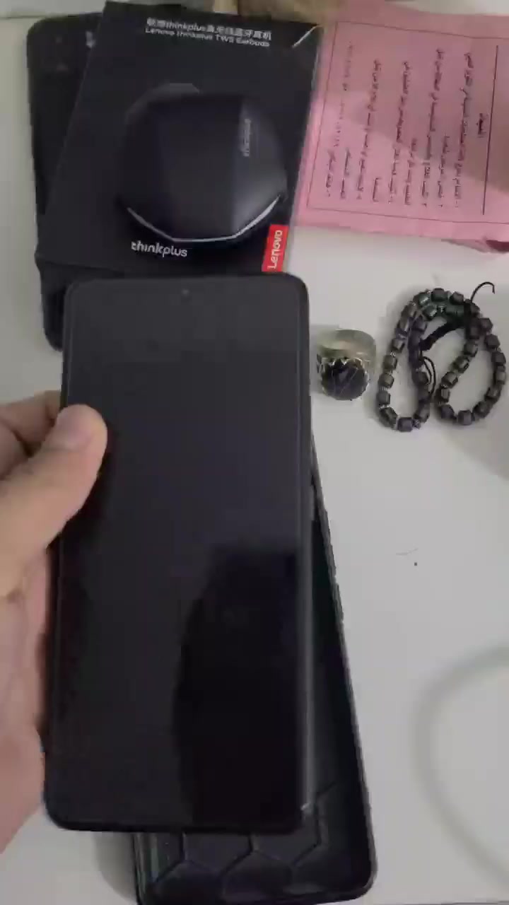 بسم الله الرحمن الرحيم 
بوكو f5 pro ذاكرة512 رام 24 شاشة 4k بس بيها طبع بسيط موضح بالصور الباقي كله مكفول و كامل ملحقات  مكاني المنصور 
سعره 275 مع ايربود كيمينك هدية 
***********
