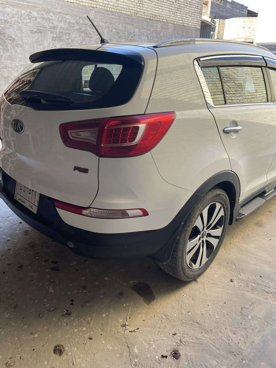 السلام عليكم سبورتج للبيع 2013 ماشيه 173 مكفوله من الصبغ بس كم مكان بارد السونار بالمنشور السعر 145 العنوان مدينه الصدر ***********
