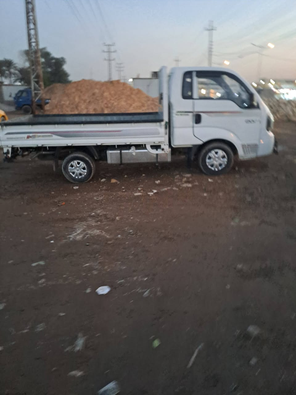 سلام عليكم كيه حمل رقم بغداد موديل ٢٠٢١السعر ١٣٠بيهه حادث من جهت العبري العنوان بغداد المدائن ***********
