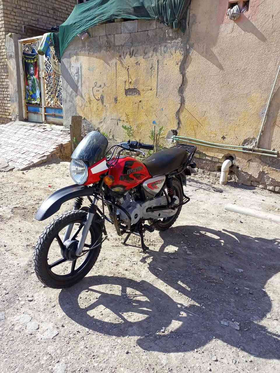 سلام عليكم بوكسر جبلي اربع نمر موديل ١٩.  وراق صولي دراجه سلفه ما تشتغل  ول شفت نكسر يراد لحم...    بيه تبخير ما مفتوحه قبل سعر مناسب ***********
