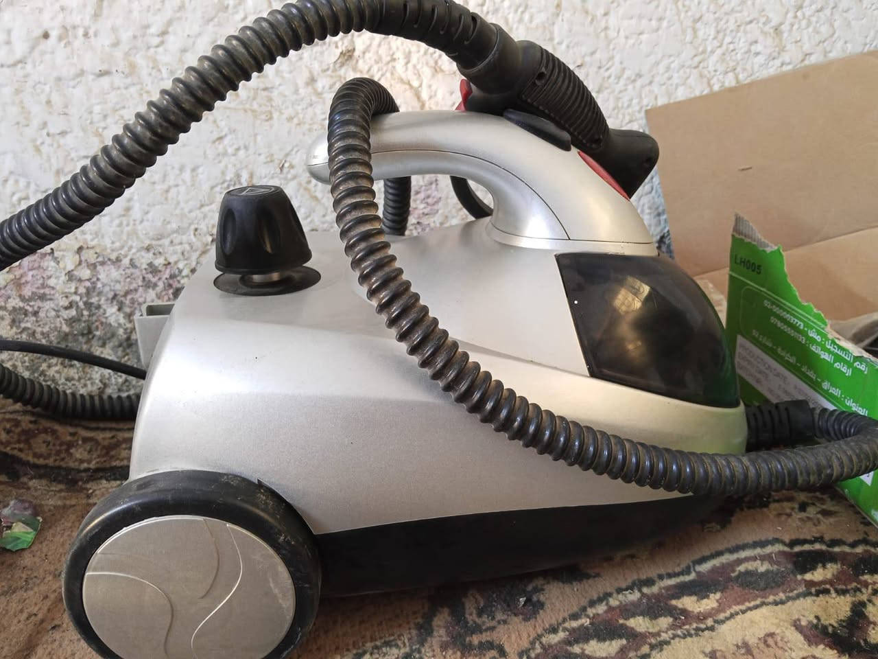 جهاز تنظيف بخاري لتنظيف السيراميك وتخم والسيارات بخار حار هيتر بكارتون جميع ملحقاته وياه للبيع شغال مابي اي نقص.


**إذا كنت صاحب هذا الإعلان وتريد حذفه لأي سبب، رجاءا أرسل رسالة إلى الدعم الفني**