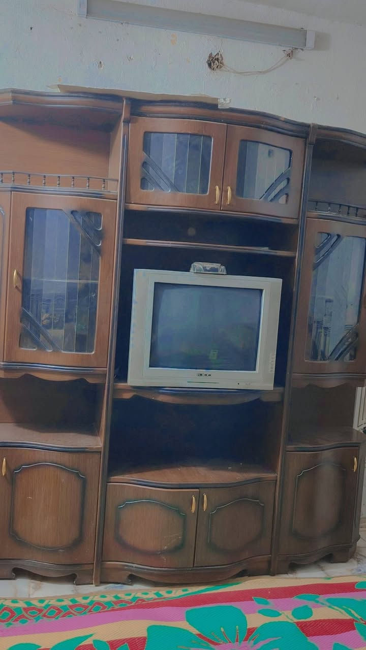 ديوان ملكي و5 طبلات ولميز مال استقبال
***********
