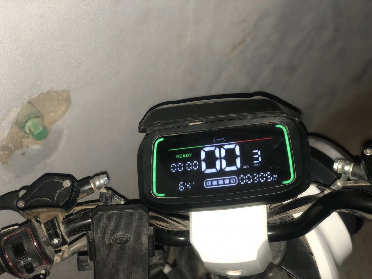 السلام عليكم للبيع دراجه شحن دراجه جاهزه ماناقصهه شي فقط الجامرلغ الامامي واكع وموجود بلبيت 
السعر ٤٠٠وبيهه مجال او مراوس بدراجه كير


**إذا كنت صاحب هذا الإعلان وتريد حذفه لأي سبب، رجاءا أرسل رسالة إلى الدعم الفني**