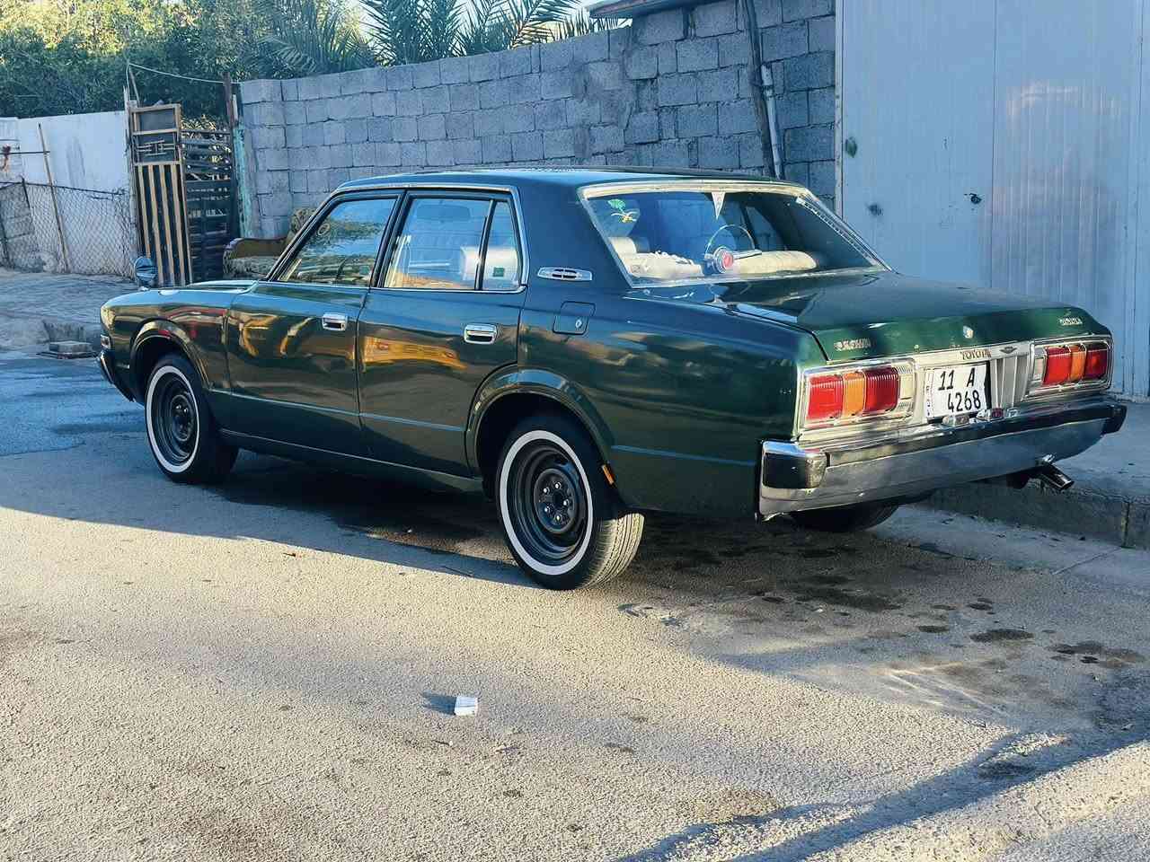 سياره كراون البيع موديل 1976
سياره مكفوله فقط صبغ جماليه 
تبريد شغال كهربائيات كله شغال 
رقم نكليزي بغداد 
مكينه ٤ سلندر كير ٤ نمر 
سعر ٧٥ بيه مجال قليل 
مكان السيارة بغداد حسينية 
رقم ***********
