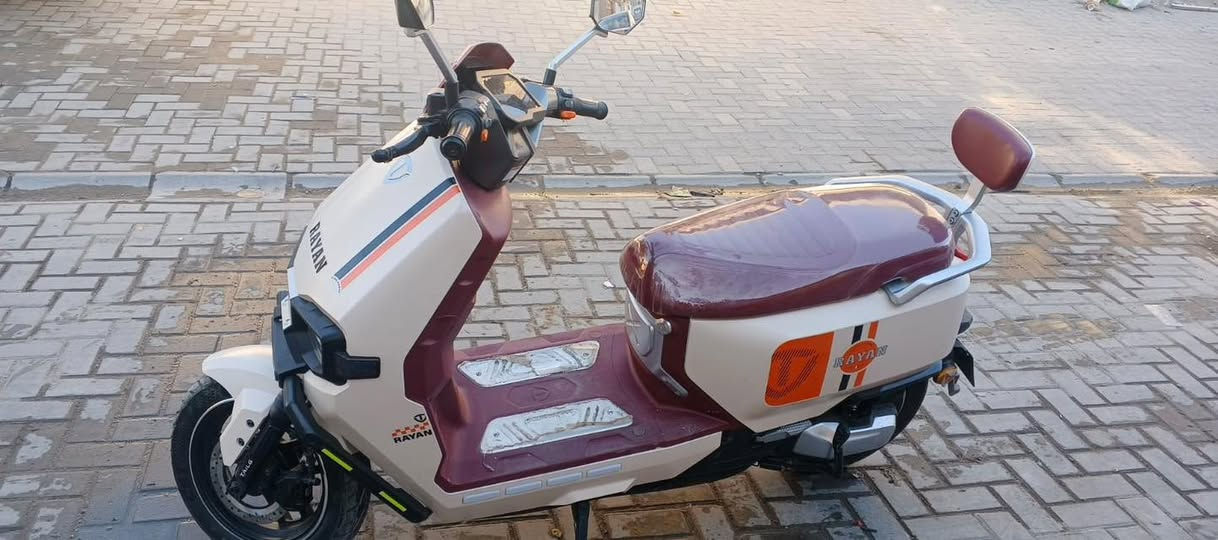 السلام عليكم دراجه شحن ريان للبيع صار الها شهر تقريبن من نزلت اوراقها والكتلوك موجود وبصمات2 دراجه زيرو السعر مليون و50 الف رقم الهاتف (***********) مكان بغداد مدينه الصدر
