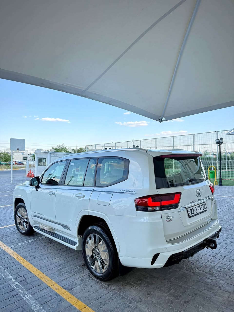 Toyota LAND CRUISER  2024 GX.R 
TWIN TURBO LIMITED SAS V6🦅✅

‎  فــول مواصفات ثلاث شاشات تووين تۆربۆ ليميتد💫
‎‎لسلام عليكم اخوان شكراً للمتابعين الكرام بـسم الله ماشاء الله 

‎   ____💵سعرها:$725💵____
  ………..***********............
           ____ 41km____
‎   ..........مكان؛🌎أربيل ..........

‎صبــغ ❌

‎بدون صبغ بدون رصعات 
‎بدون شخط بدون كلشي 
‎لوك لوك 

‎محرك كير بشرط مامفتوح 
‎سيارة كلش كلش حلوة نظيفة 
‎مرتبة لوك لوك باقية جديدة❇️
‎ سياره بأسمى جديد حتا 2029
‎زنكه ورقم جديد بشرط تحويل غرامة
٠٠٠٠٠٠٠٠٠٠٠٠٠
‎مواصفات ✔️

‎ثلاث شاشات 
‎داخل اصفر 
‎صندوك جك وسحب
‎٣ كامرات شاشة
‎كشـن كهربائي 
‎كشـن تبريد تدفئة 
‎ثلاجة مركزي
‎وبعد وبعد…

‎وياها كل غراظها الابلادي 🔅

‎🌎مكان;اربيل 
Ma:-(***********) أربيل, العراق
