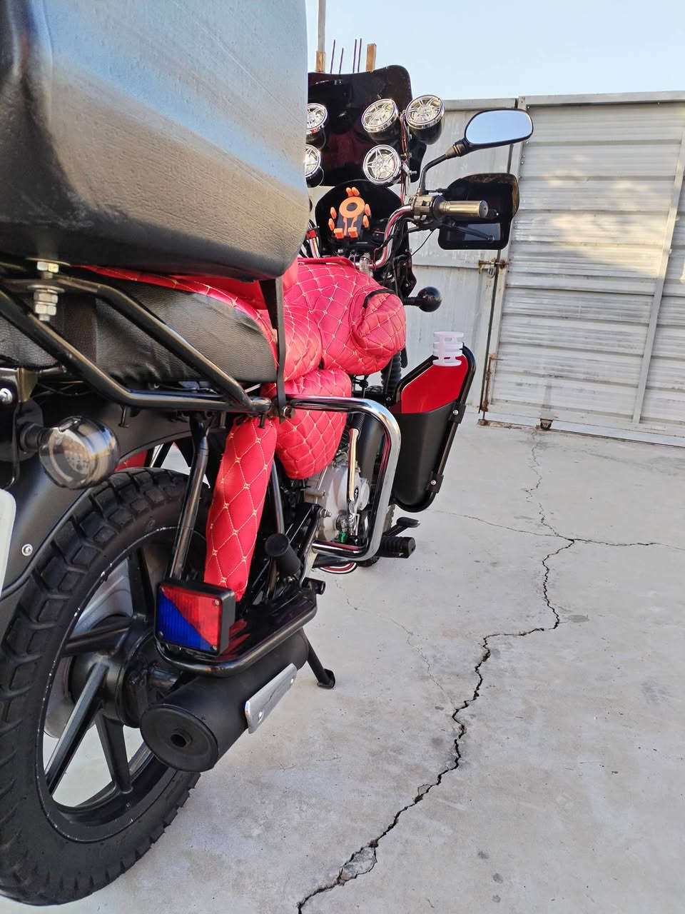 السلام عليكم شباب دراج بوكسر موديل 2023 مرقمه رقم بغداد دراجه ماشيه 17الف والدراجه كلش نضيفه وما متعوبه وحيل مداريهة السعر خاص الشراي يتصل ويدلل ***********
