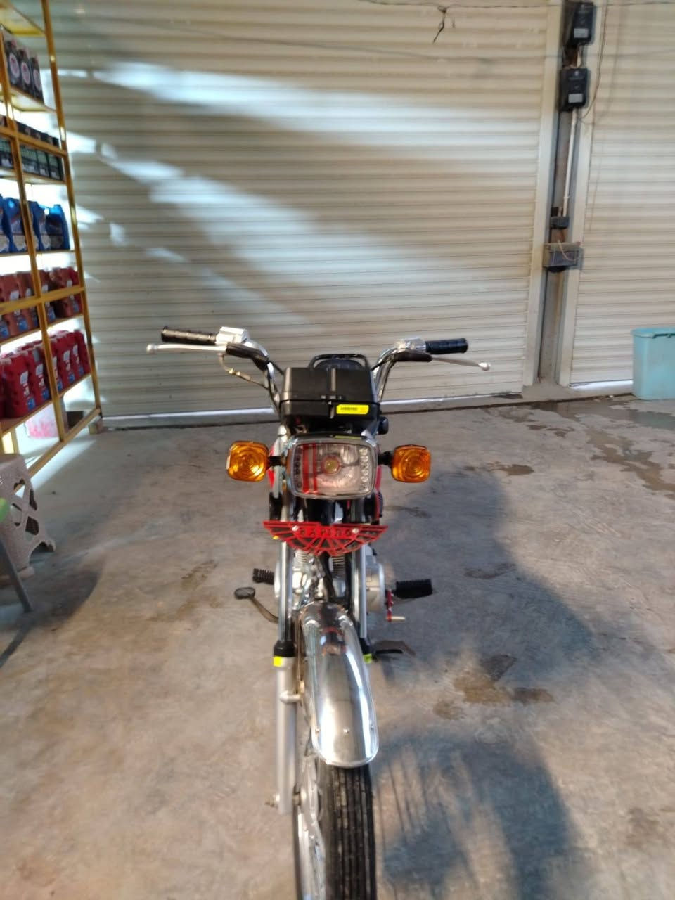 سلام عليكم دراجه تعمير 25/11 والشاصي مديل 21 +
مكينه رابيدو وكيل احمد شهاب مديل 25 + الدراجه رقم وسنويه بأسمي بس الرقم ضايع باقيه السنويه *********** للاستفسار
