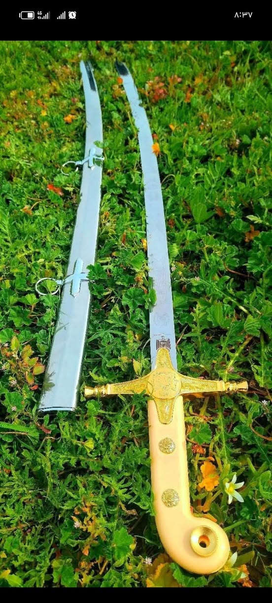 مـتجر حـمودي أنـتيكة 🛡️⚔️
حيث يلتقي التاريخ بالأناقة والفخامة
​لأنك تستحق التميز، ولأن الهدايا تعبر عن رقي أذواقكم..
يسرنا في متجر (حمودي أنتيكة) أن نقدم لكم تشكيلتنا الجديدة والمختارة بعناية من أفخم السيوف العربية الأصيلة، والانتيكات النادرة التي تحاكي عراقة الماضي بتفاصيلها الدقيقة وجودتها العالية. ✨🏛️
​نحن لا نبيع مجرد قطع، بل نوفر لكم تحفاً فنية تليق بمقامكم، وتُعتبر الخيار الأمثل للهدايا الفاخرة التي تترك أثراً لا يُنسى في قلب كل من تهديها له. 🎁🔥
​✅ 
​ : قطعنا تعكس الأصالة والجمال.
​جودة عالية: نختار لكم الأفضل دائماً.
​مصداقية مطلقة: ما تشاهده في الصور هو  يصلك تماماً، بكل تفاصيله وبجودته الحقيقية. 💯
​📦 التوصيل متاح لكافة المحافظات 🚚
للاستفسار عن الأسعار، أو لمشاهدة تفاصيل أكثر، أو لطلب قطعتك المميزة، يسعدنا تواصلكم المباشر عبر الواتساب:
​📲 ***********
