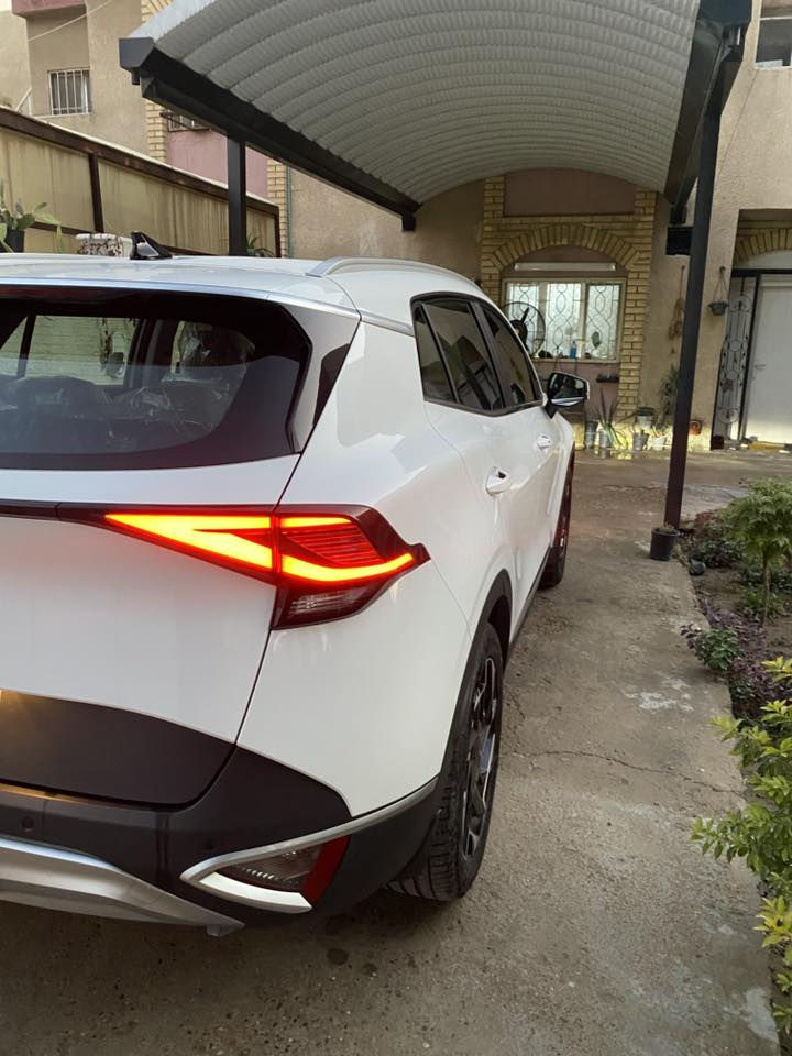 السلام عليكم للبيع 
كيا سبورتج موديل 2025فول مواصفات 
قمارة حديد
رقم بغداد …..بأسمي
مكفوله كفاله عامه من الدعاميه للدعاميه  كفاله 🔥
ماشية 9000كم فقط السيارة جديدة 
خليجي✅ موديل 2025✅
كشنات تدفئة
ستيرن تدفىة
سعة المحرك 2.0L
مرتبط بناقل حركة أوت إف و 6 نمر
حساسات أمامي
حساسات خلفية
لايت زينون + LED
كشافات 
بك لايت LED
حجم الاطار 235/50R19
ويل كب 
4 دسك
اريل نفكيتر 
مفتاح التشغيل بصمة
تشغيل عن بعد 
فتح الصندوق كهرباء 
دشبول شاشة 
شاشة Apple Car play
كاميرا دوارة 
حركة المقاعد الأمامية كهرباء 
مثبت السرعة Cruise
المودات والأوامر الصوتية
أوضاع القيادة  Drive Mode
فحص أنظمة السيارة 
حساسات ضغط اطارات 
مقود جلد حياكة 
شفتات مقود
قطعتين تبريد
هاند بريك كهرباء 
ا ABS 
ا Auto Hold   أوتو هولد
ا ISOFIX   مثبت مقعد الطفل
نظام مانع الانزلاق
نظام نزول المنحدرات 
اشارة في المرايا الجانبية
مخرج منفذ الطاقة
ا  Bluetooth 
شاحن هاتف Wireless 
تطعيم الدواخل ألمنيوم 
مكاني بغداد حي الجهاد
☎️ ‭***********
